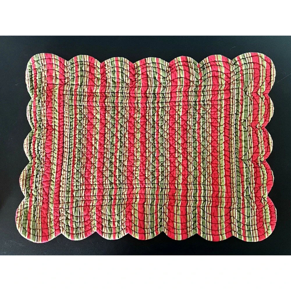 C&F Home Rectangular Quilted Reversible Placemats Holly Red Set of 4 ESTATE SALE